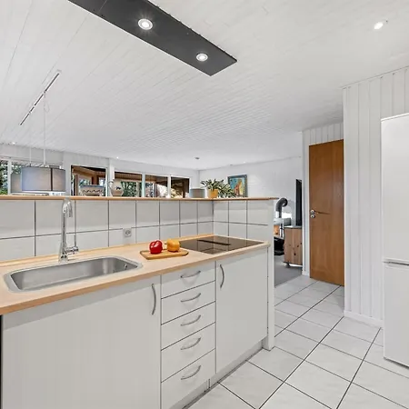 Asemarie - 500m To The Fjord By Interhome